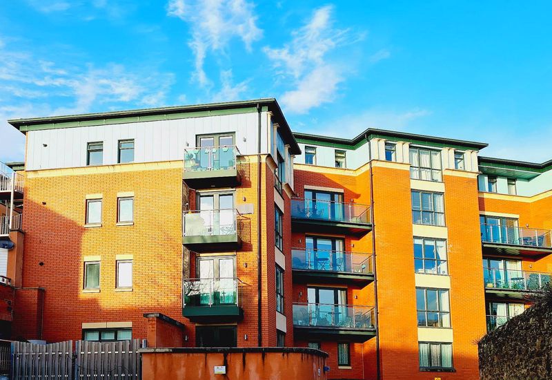 2 bedroom apartment in Riverview Court, Bridge St
