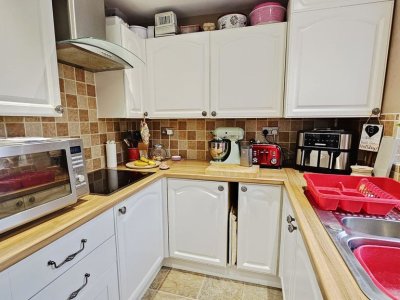 Photo 10