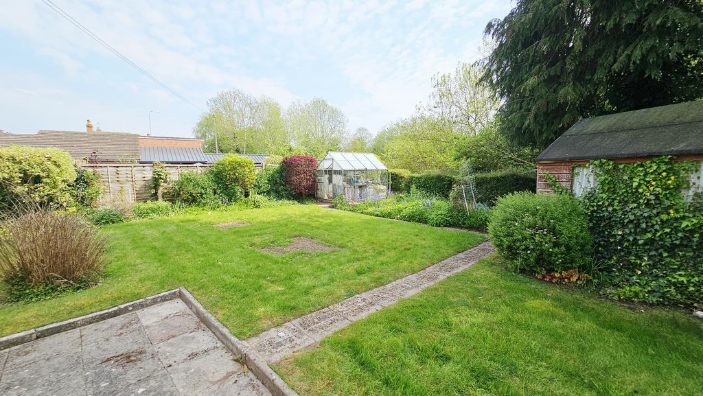 3 bedroom detached in Brampton Road, Madley