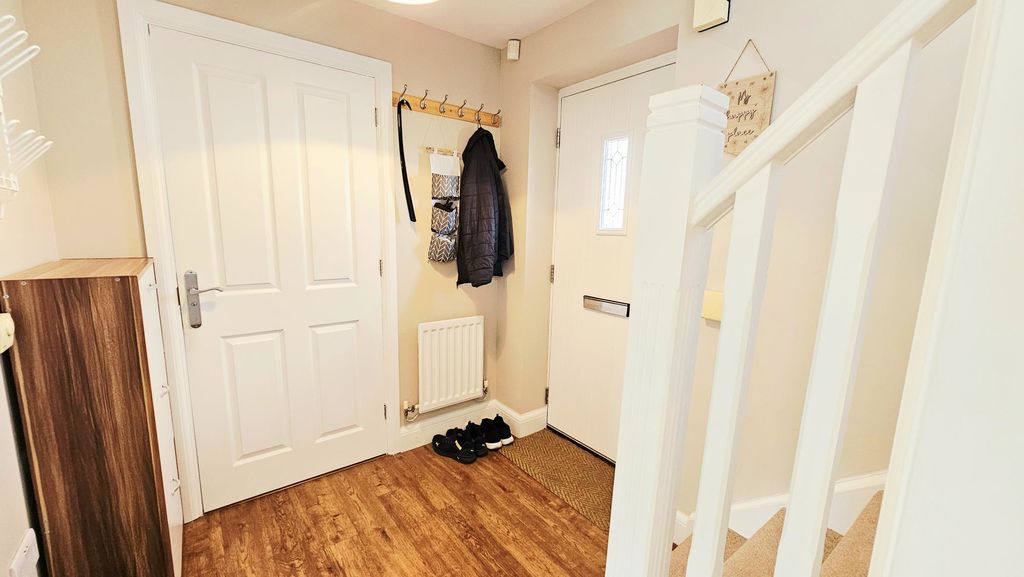 3 bedroom house in Thoresby Drive, Bullinghope