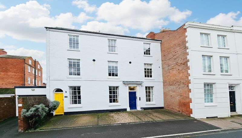 2 bedroom apartment in St. Ethelbert Street