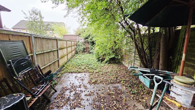 2 bedroom house in Eastholme Avenue, Belmont