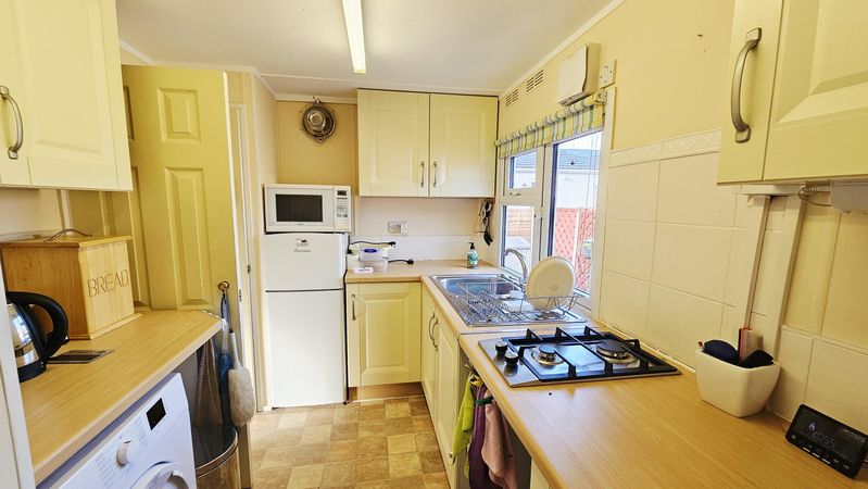 1 bedroom detached in Kings Acre Road