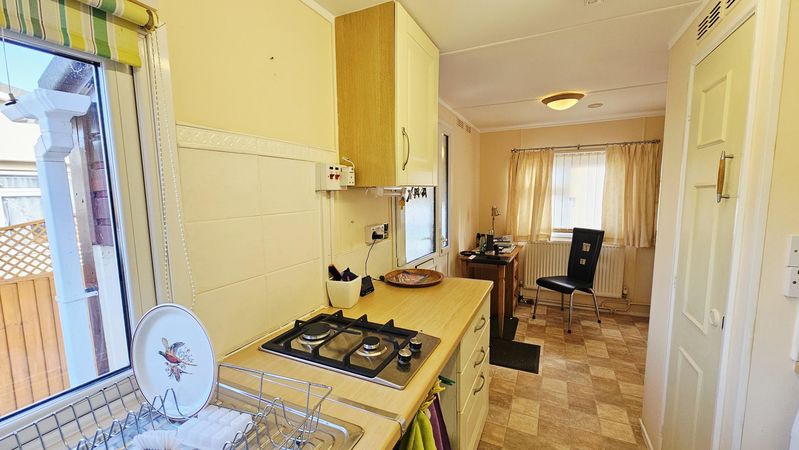 1 bedroom detached in Kings Acre Road