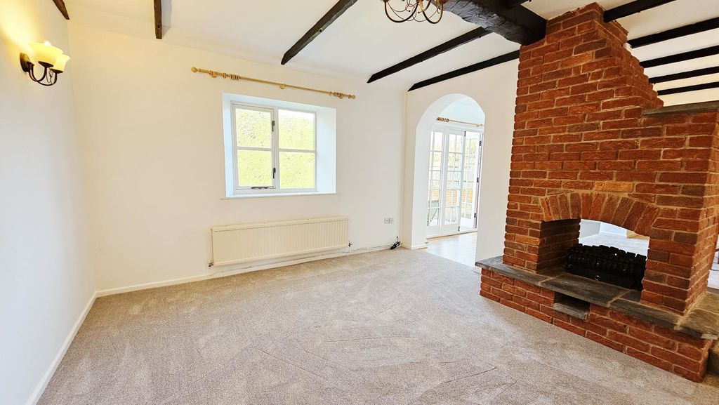 3 bedroom detached in Willow Rise, Sutton St. Nicholas