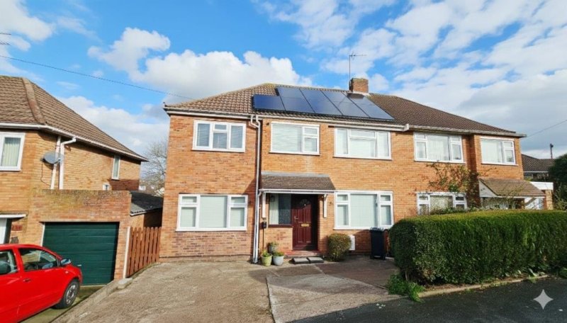 4 bedroom house in Quarry Road, Tupsley