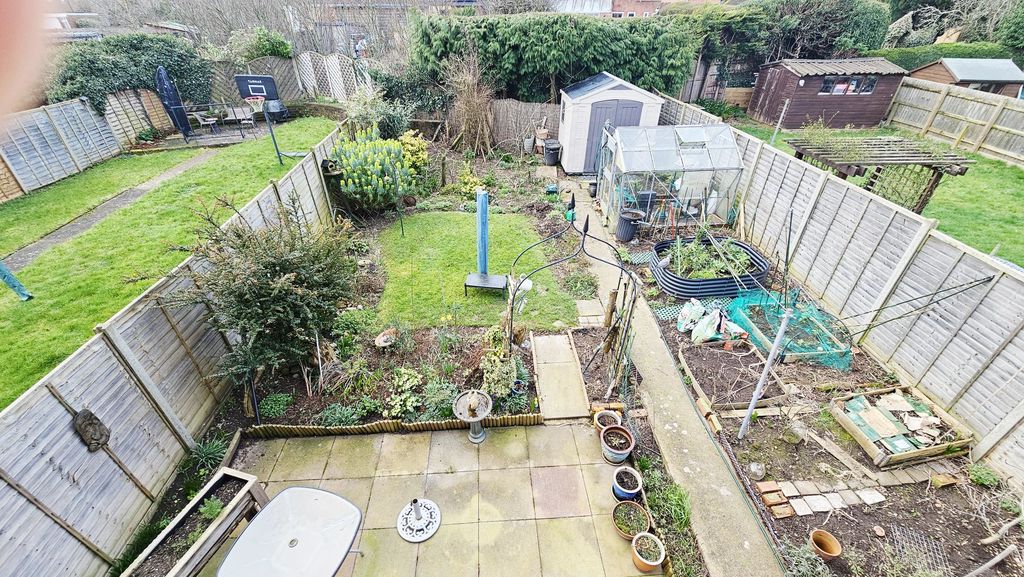 3 bedroom house in Whittern Way