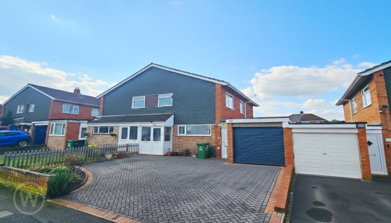 3 bedroom house in Whittern Way