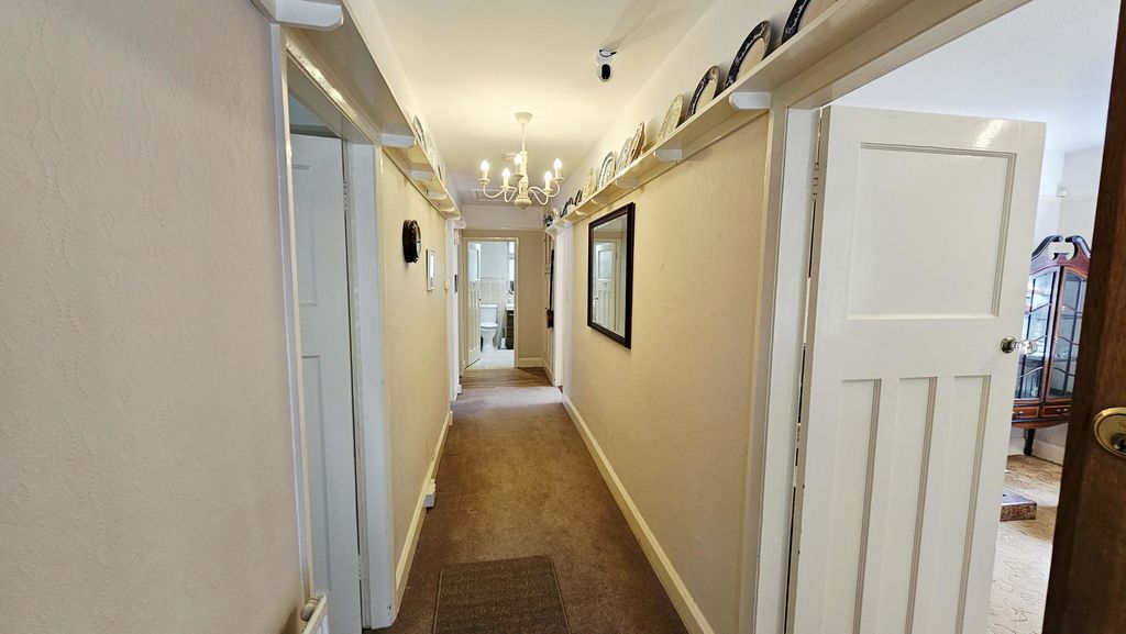 3 bedroom detached in Aylestone Hill