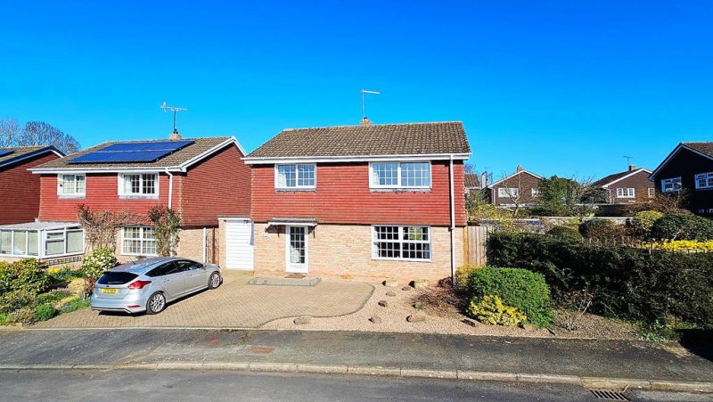 4 bedroom detached in Bearcroft, Weobley
