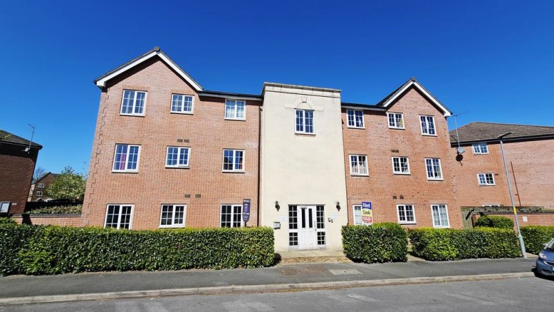 1 bedroom apartment in Oak Field Road, Saxon Gate