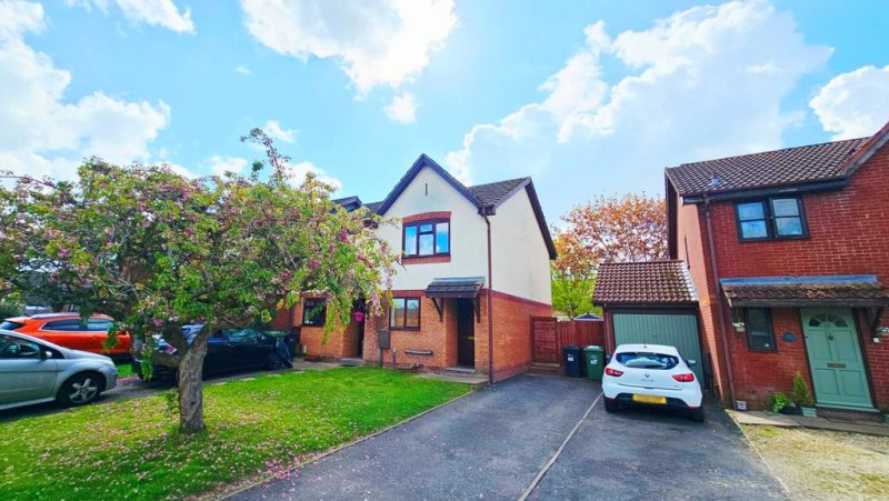 2 bedroom house in The Pastures, Lower Bullingham