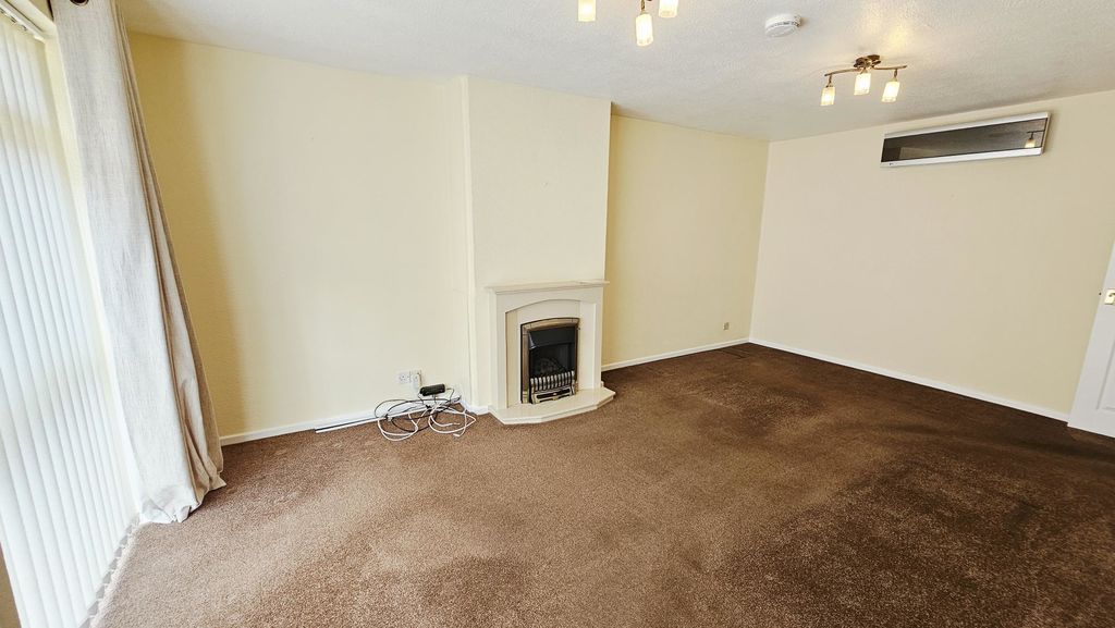 2 bedroom bungalow in Portfield Street