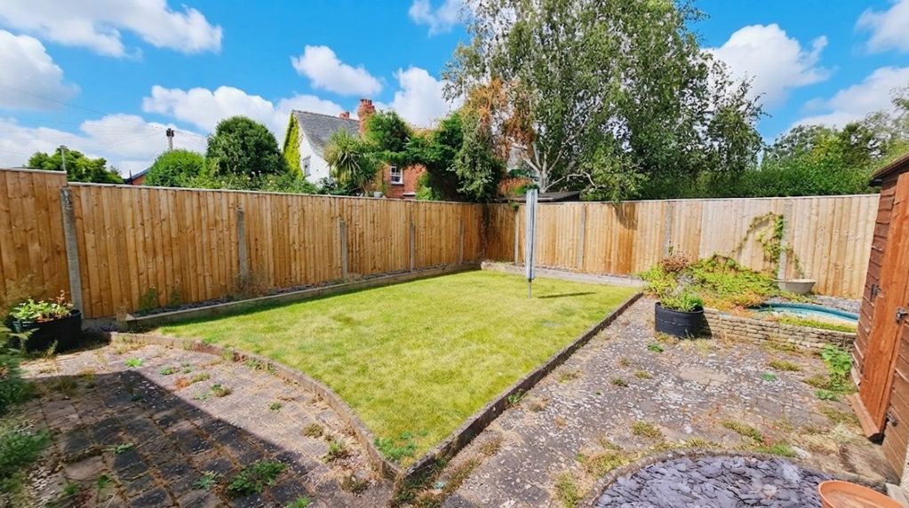 2 bedroom bungalow in Portfield Street