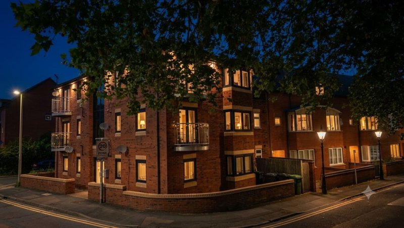 1 bedroom apartment in Charles Court, Coningsby Street