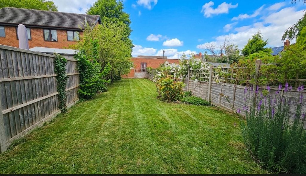 3 bedroom detached in Windsor Street, Whitecross