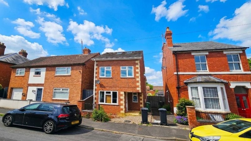 3 bedroom detached in Windsor Street, Whitecross