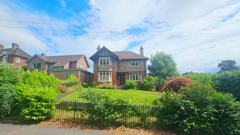 3 bedroom detached in Aylestone Hill