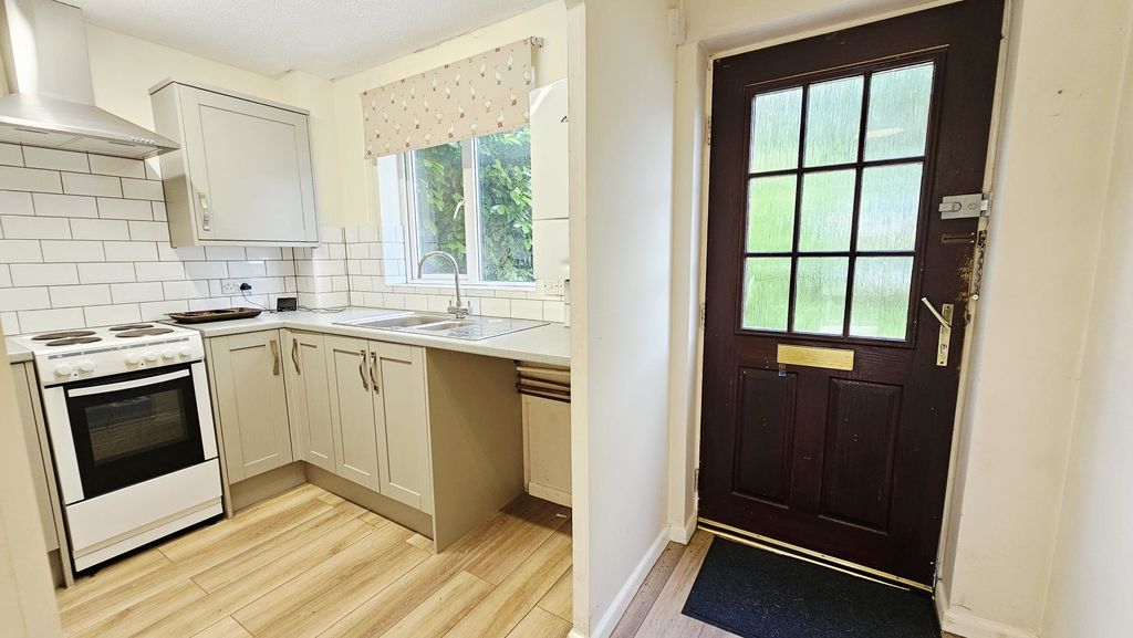 2 bedroom terraced in Glastonbury Close, Belmont