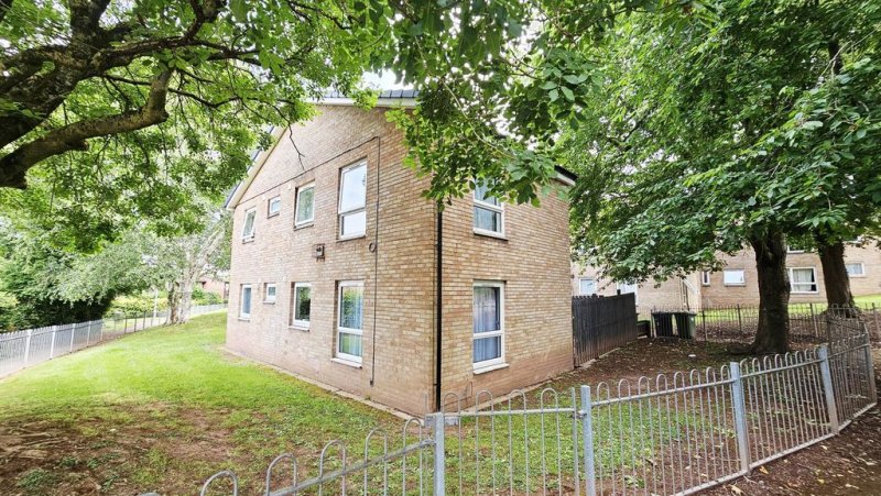 2 bedroom house in Sherborne Close
