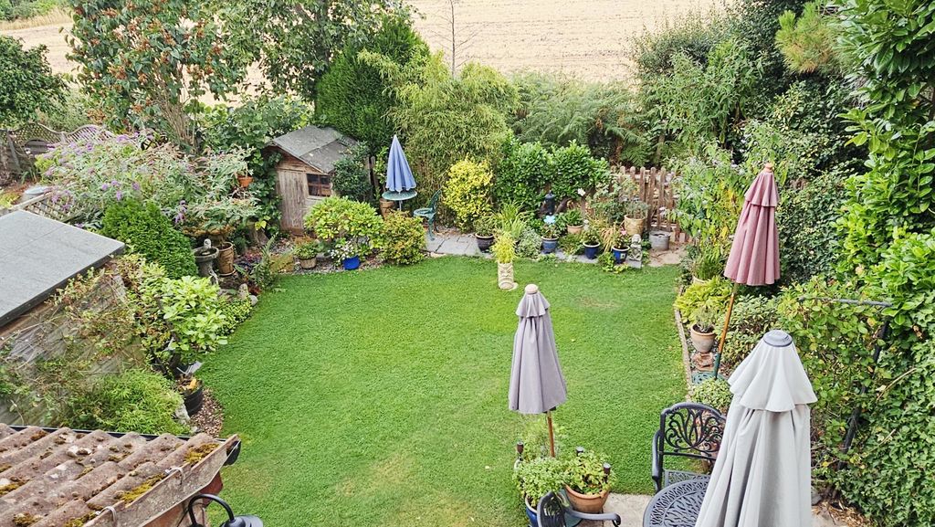 4 bedroom detached in Pennine Close, Kings Acre