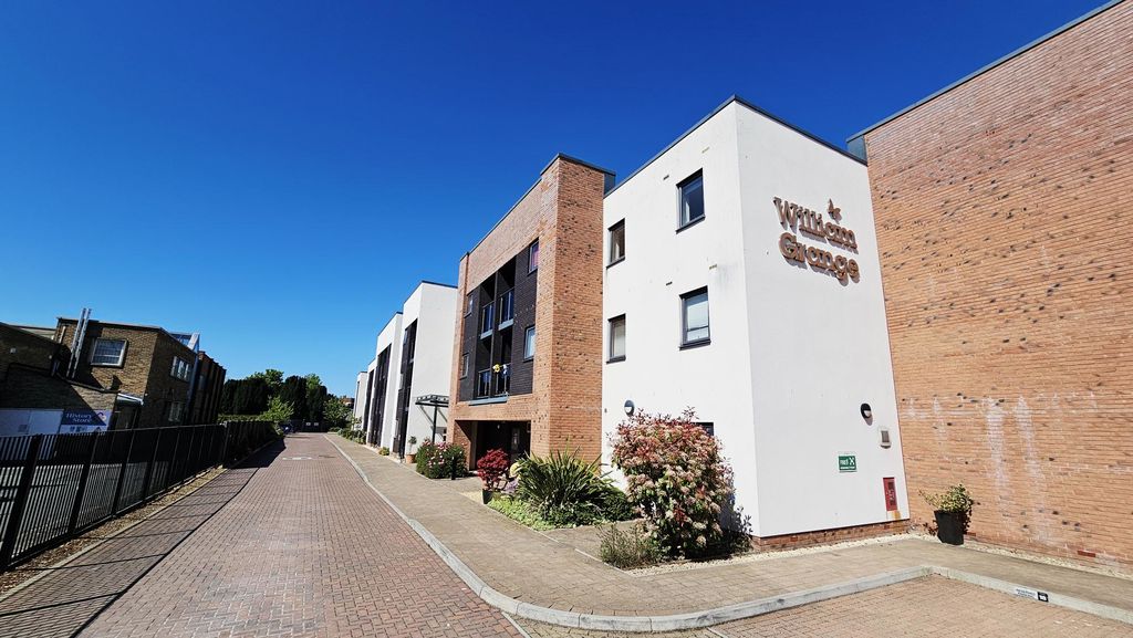 2 bedroom apartment in Friars Street
