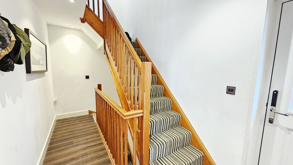 4 bedroom detached in Breinton Road