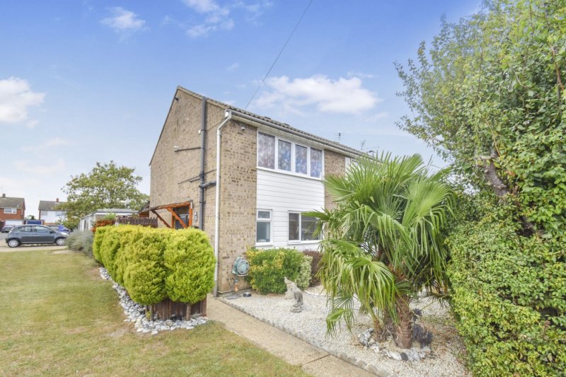 2 bedroom house in Shakespeare Road, St. Ives