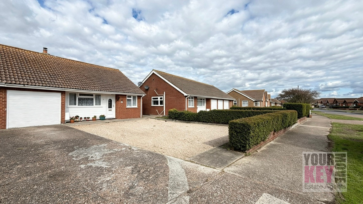 3 bedroom house in Leonard Road, Greatstone, New Romney, Kent TN28 8UJ