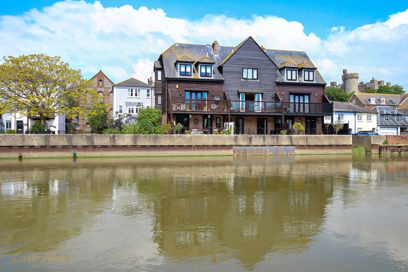 28 Nineveh Shipyard, Arundel