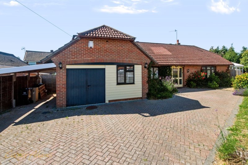 Barn Cottage Barn Close, Wick, Littlehampton