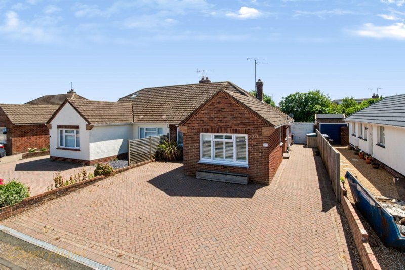 26 Hillview Crescent, East Preston, Littlehampton