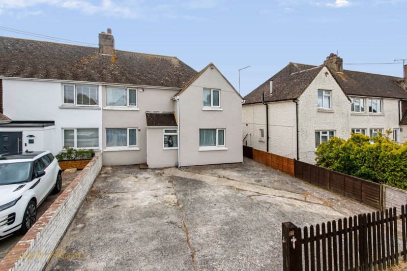 27 Falkland Avenue, Littlehampton