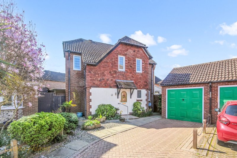4 Cowdray Close, Rustington, Littlehampton