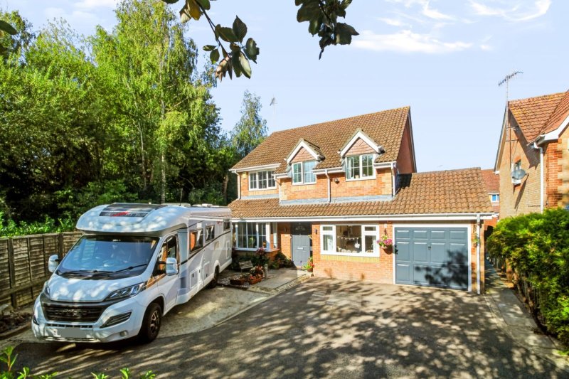 5 Kingfisher Drive, Littlehampton