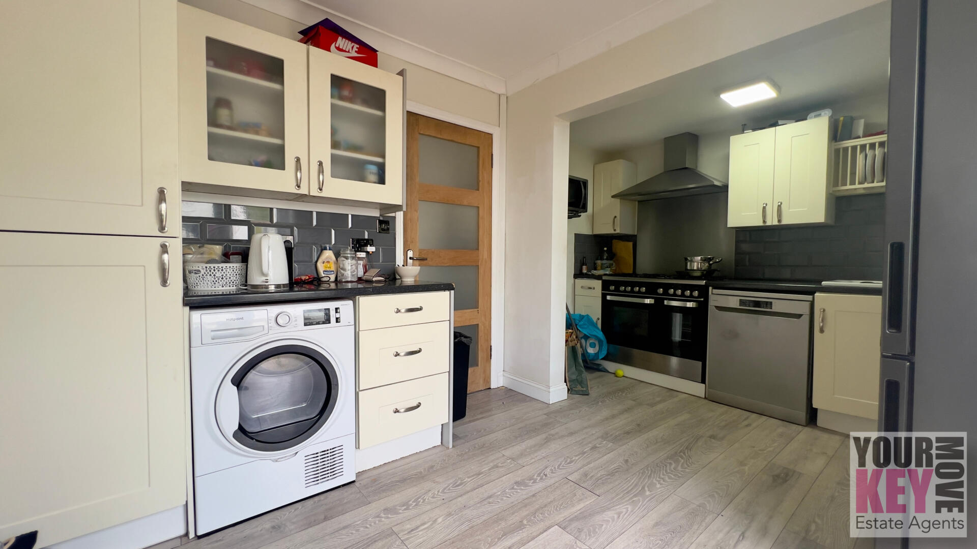 4 bedroom house in Broomfield Road, Cheriton, Folkestone, Kent CT19 4DH