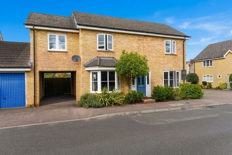 3 bedroom house in Stokes Drive, Godmanchester