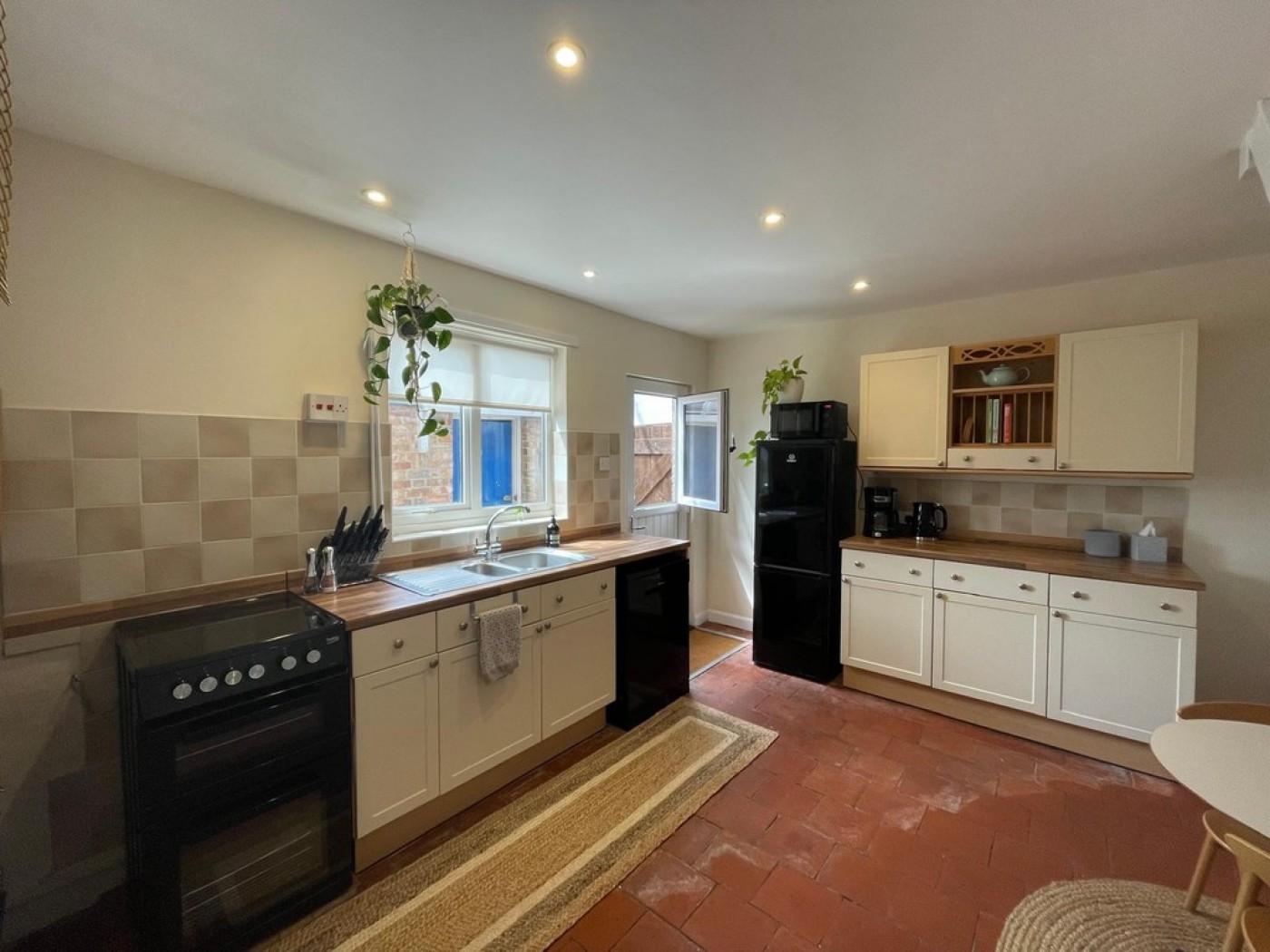 2 bedroom mid terraced house in High Street, Brampton