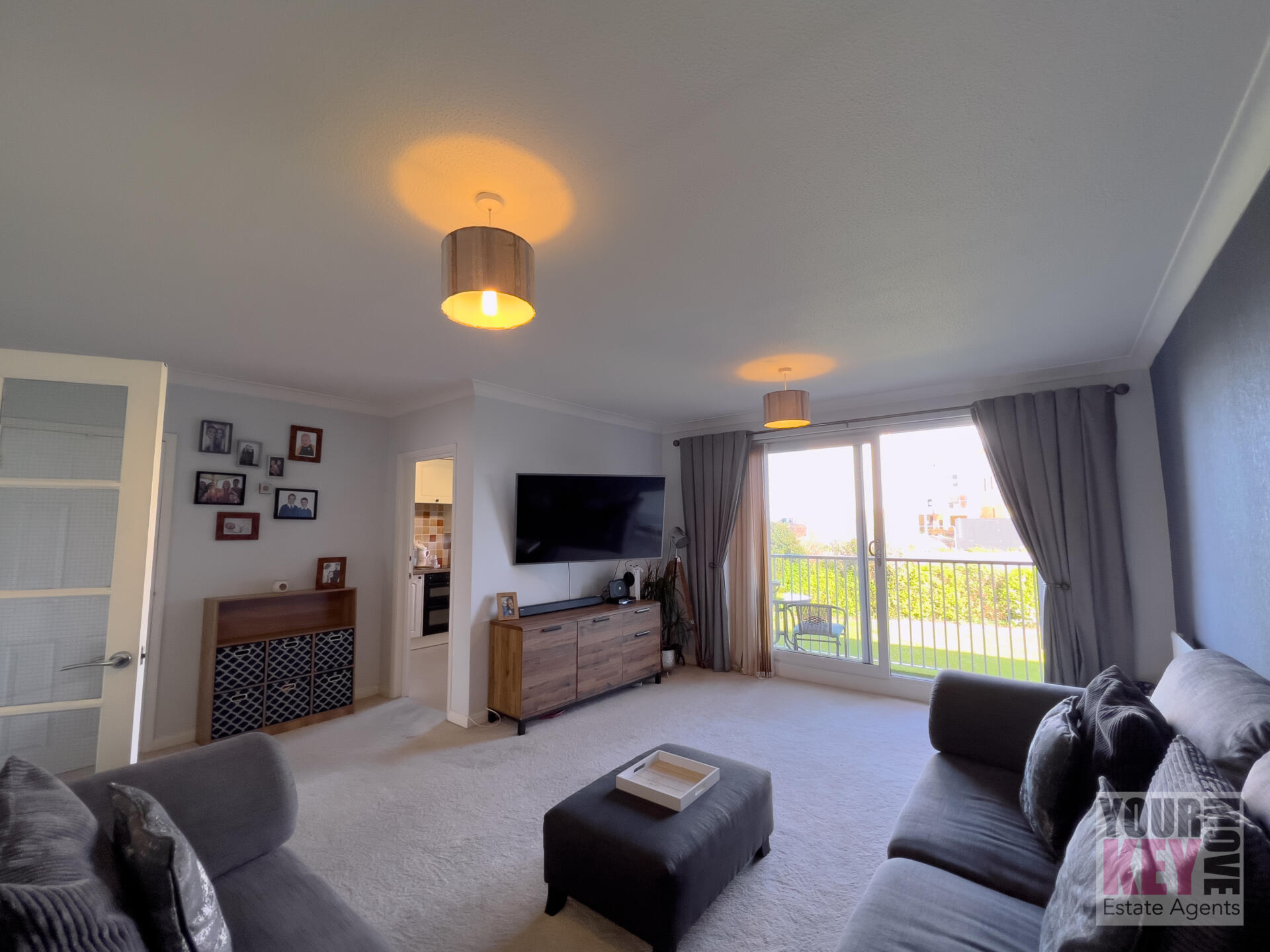 2 bedroom house in Cedar Crescent, St Marys Bay, New Romney, Kent TN29 0XW