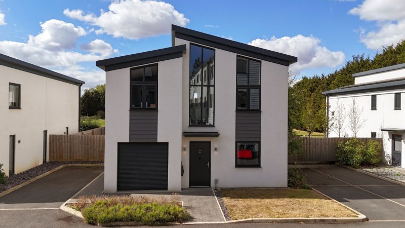 4 bedroom house in The Range, Eynesbury Hardwicke