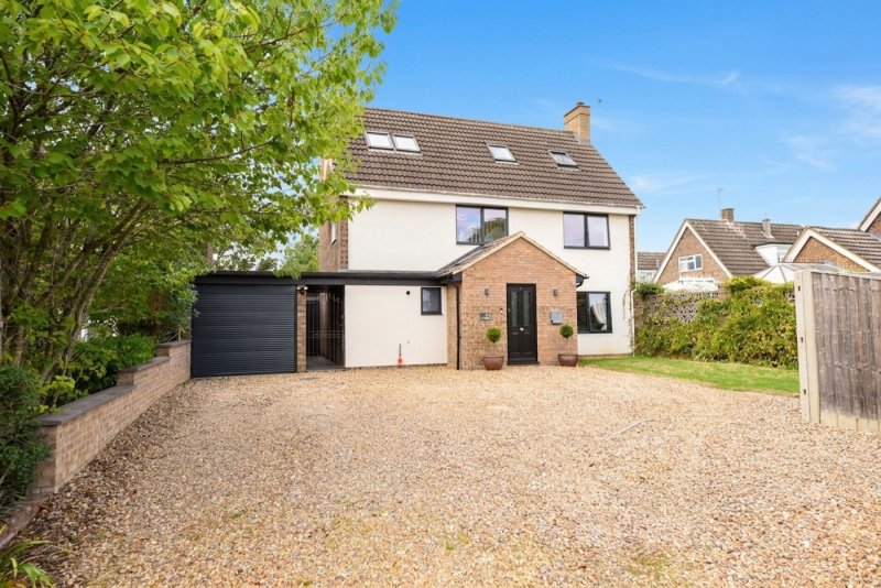 5 bedroom house in Station Road, Catworth