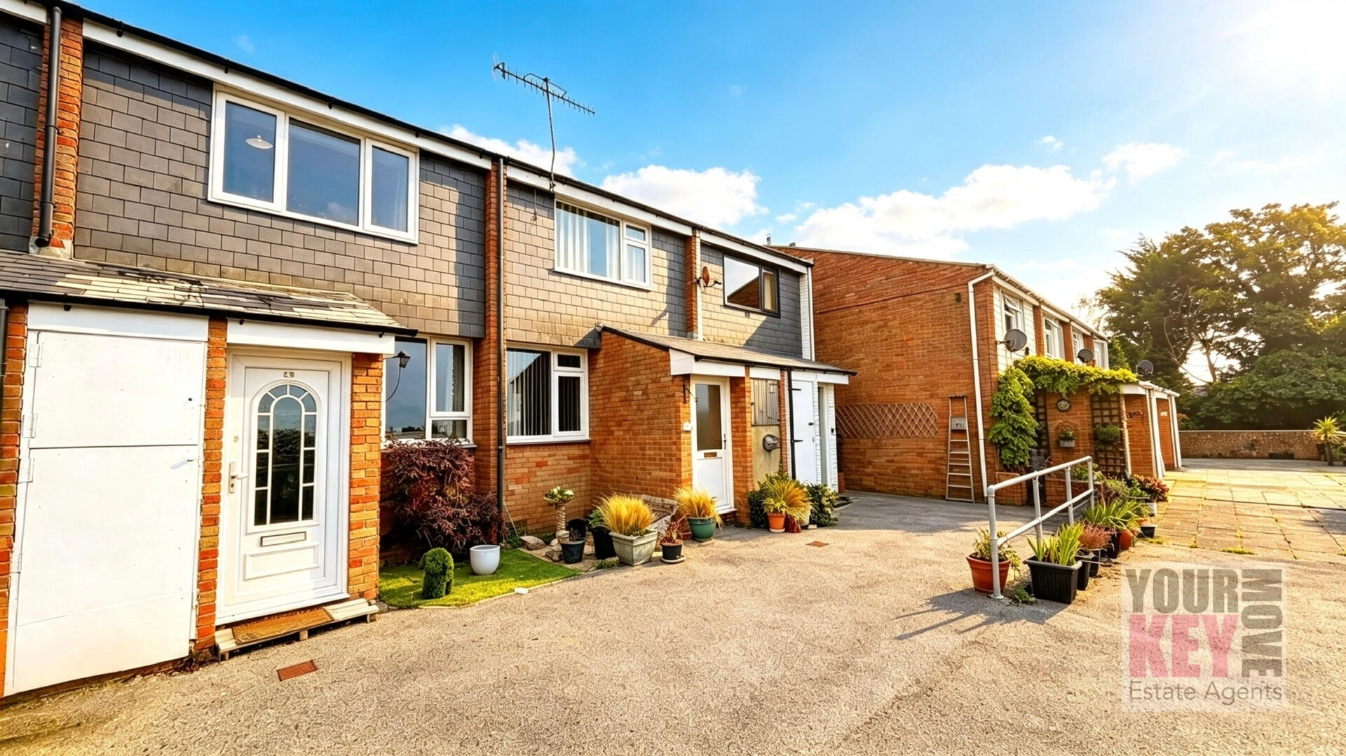 2 bedroom house in Sir John Moore Avenue, Hythe, Kent CT21 5DE