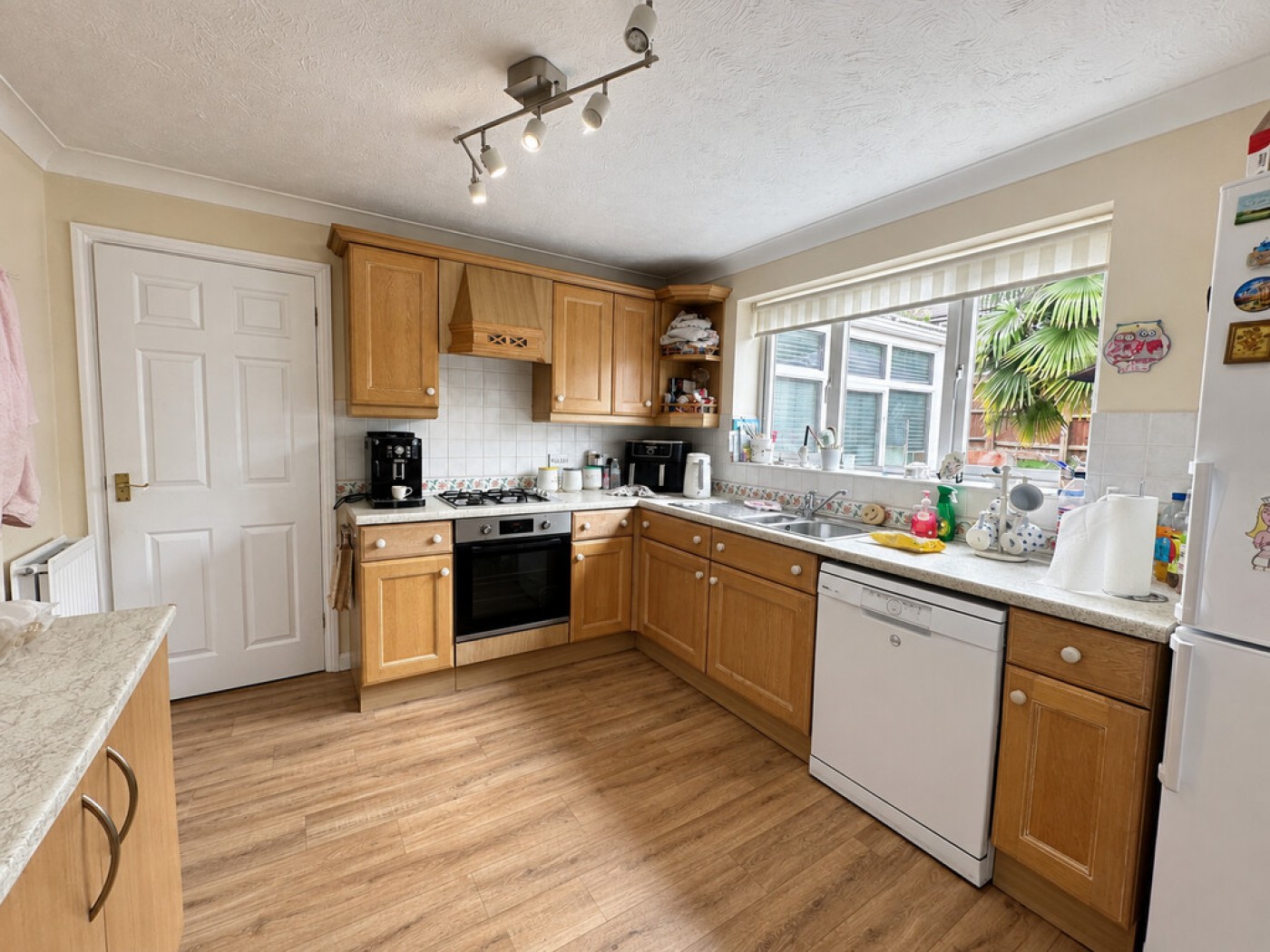 4 bedroom detached house in Parkway, Hinchingbrooke