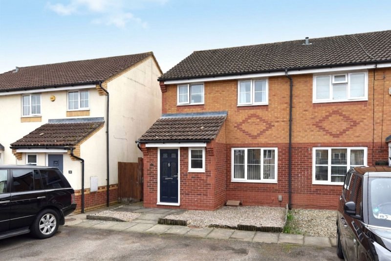 3 bedroom house in Weavers Green, Sandy