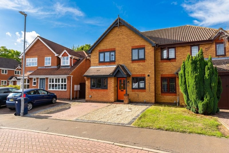 3 bedroom house in Lindeth Close, Huntingdon