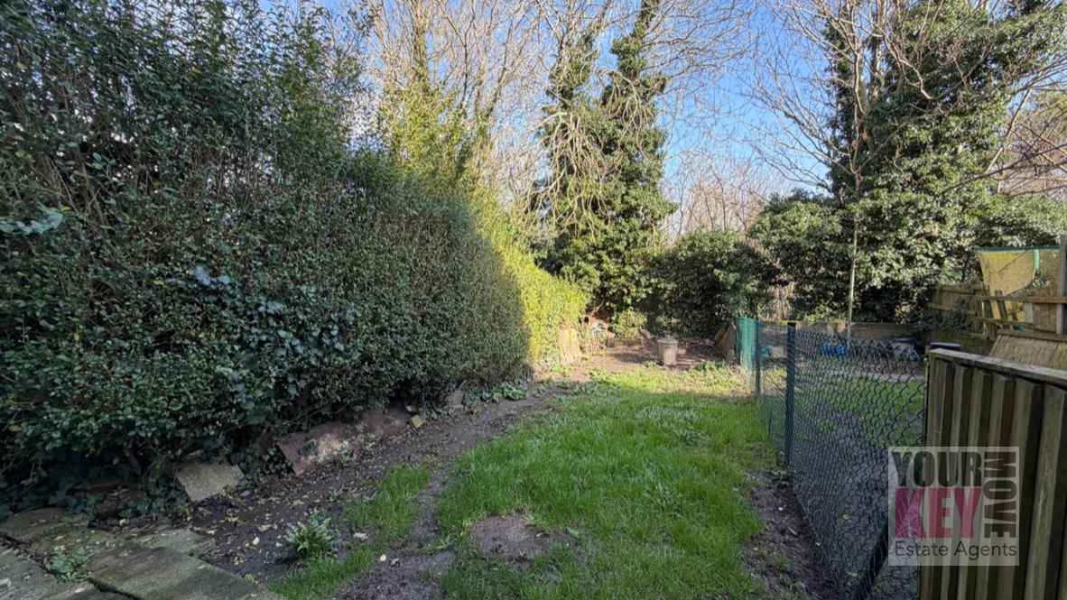 3 bedroom house in Hillside Road, Dover, Kent, CT17 0JQ