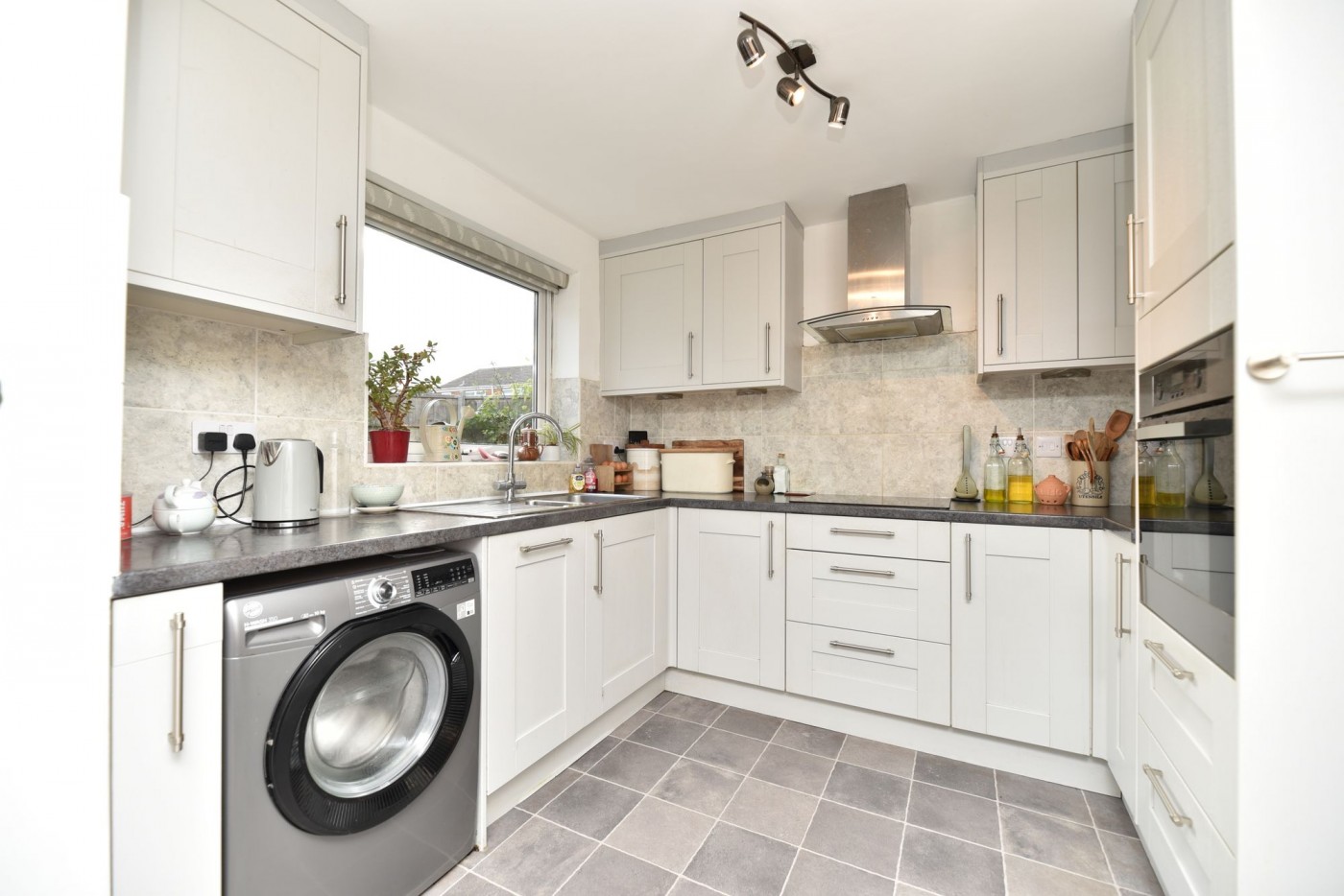 4 bedroom house in Stirling Road, St. Ives