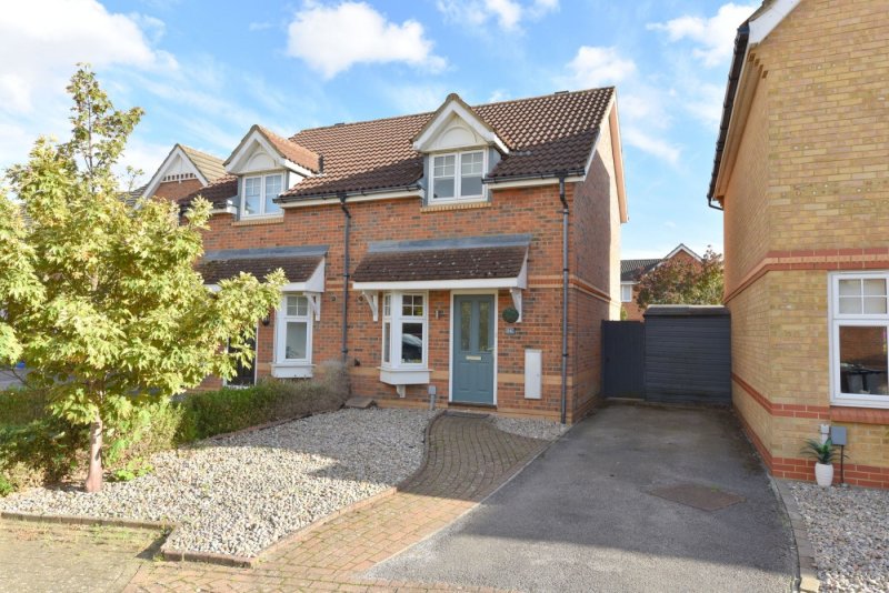 2 bedroom house in Tulip Close, Biggleswade