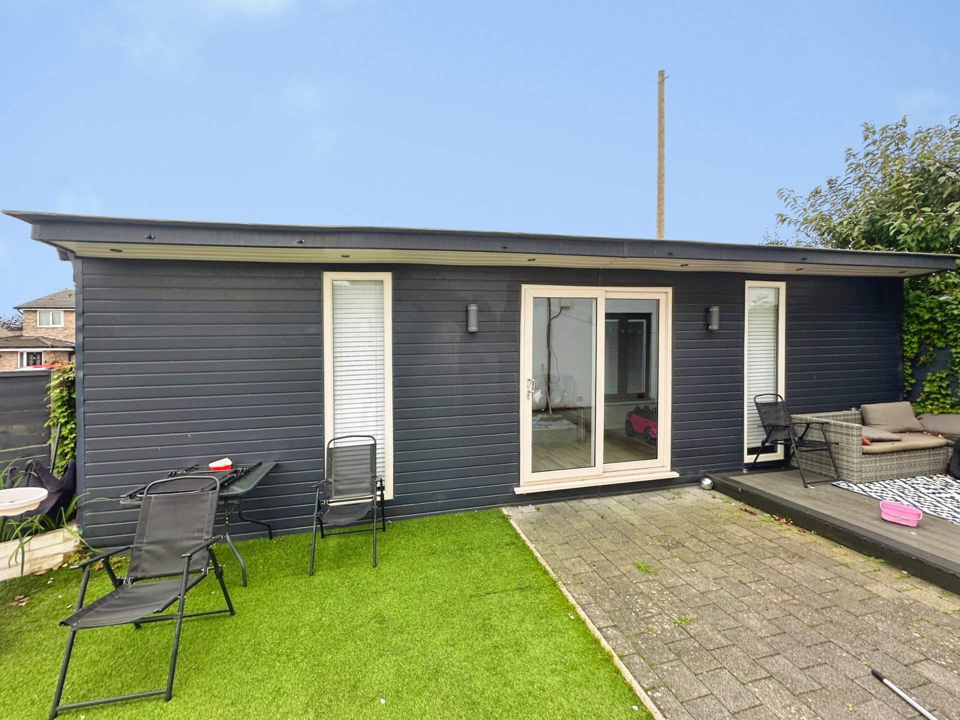 Winston Close, Radcliffe