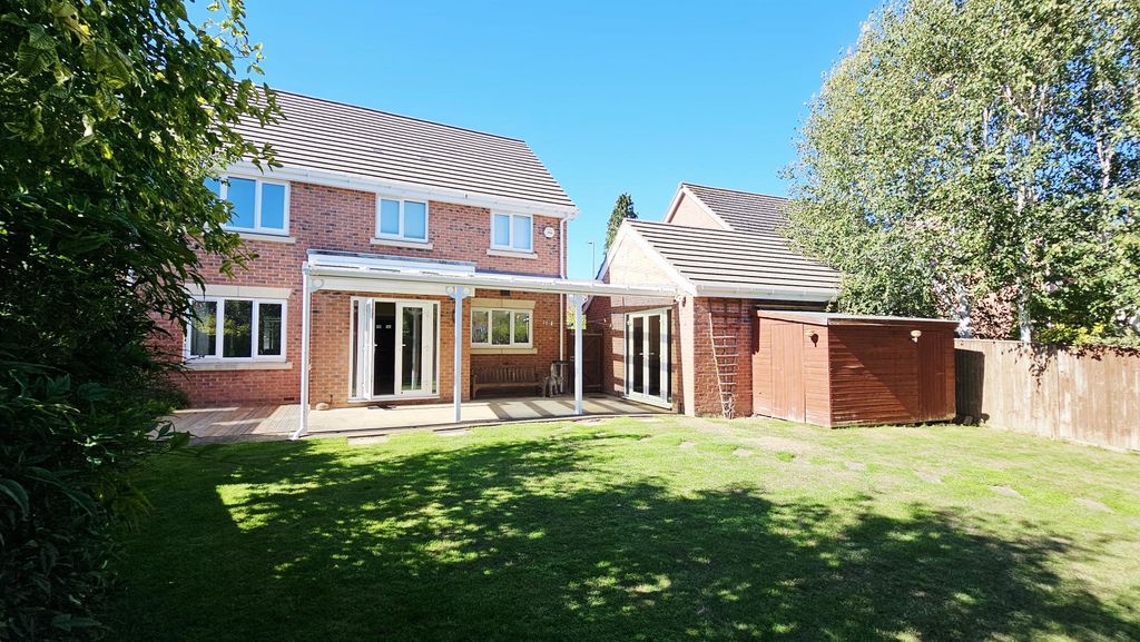 4 bedroom detached in Bullingham Lane, Saxon Gate